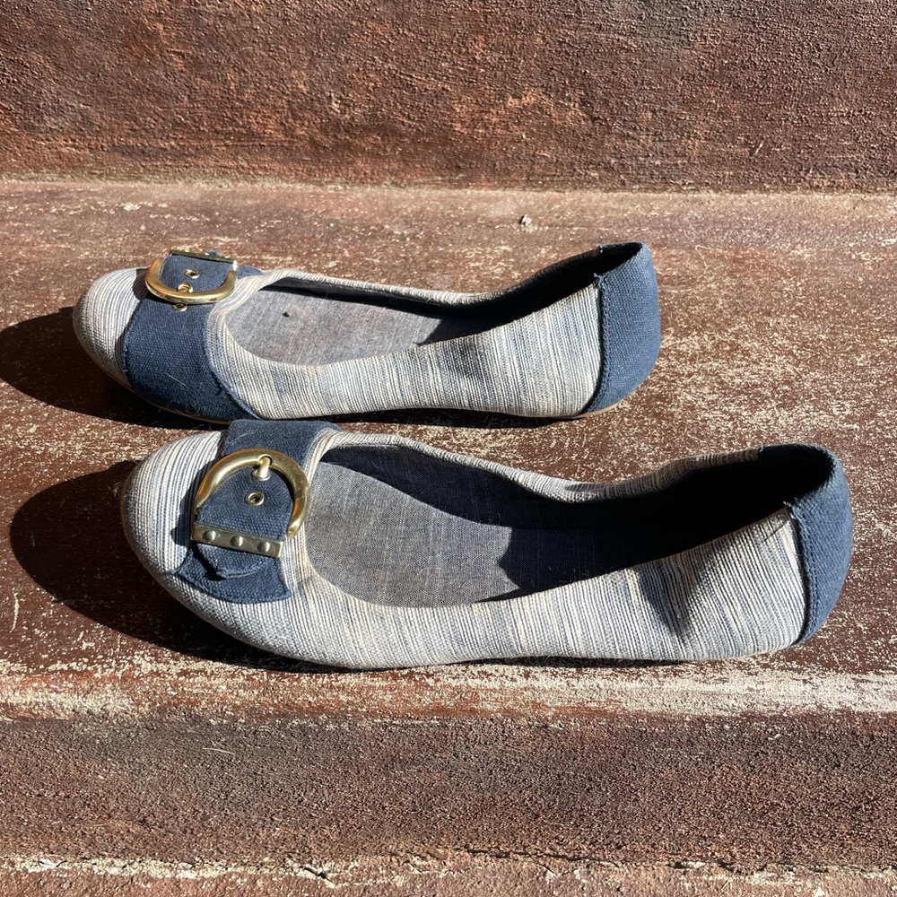 Dr Scholl’s Women’s 10 Ballet Flats with Gold Buckle- Darling! - Picture 1 of 6
